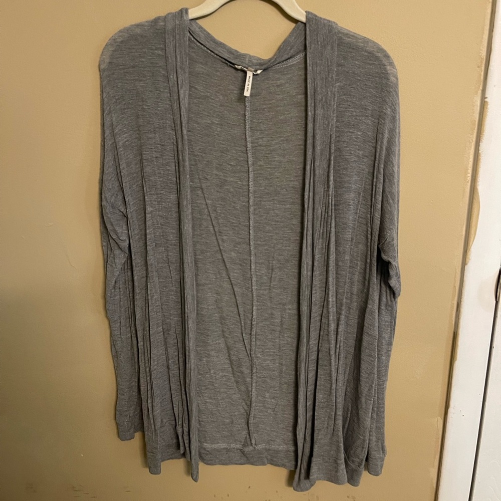 Kirra light gray sweater in size medium